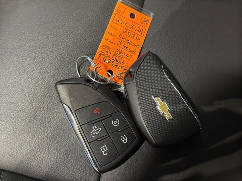 Used 2026 Chevrolet Silverado 1500 LT Trail Boss w/ Convenience Package II AWD/4WD image 44