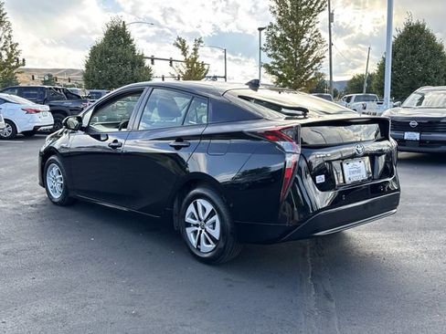 Used 2017 Toyota Prius Four image 4