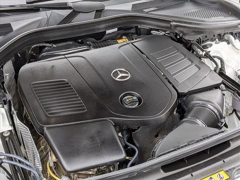 Used 2025 Mercedes-Benz GLC 300 image 24