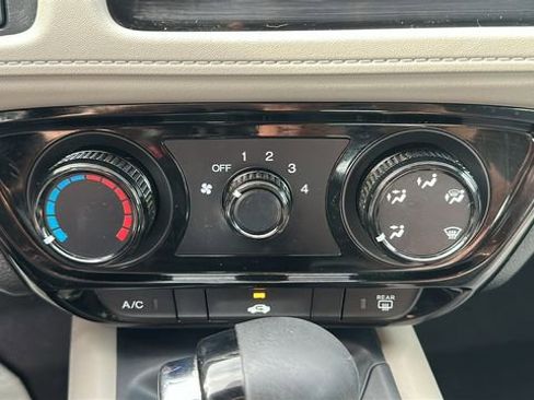 Used 2019 Honda HR-V LX image 11