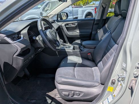 Used 2022 Toyota RAV4 XLE Premium AWD/4WD image 26