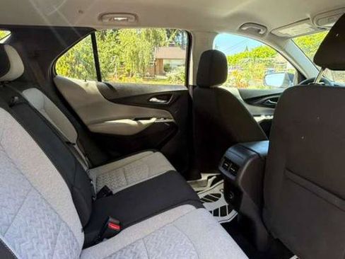 Used 2022 Chevrolet Equinox LT FWD image 3