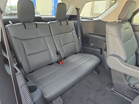 New 2025 Ford Explorer Active w/ Active Comfort Package image 35