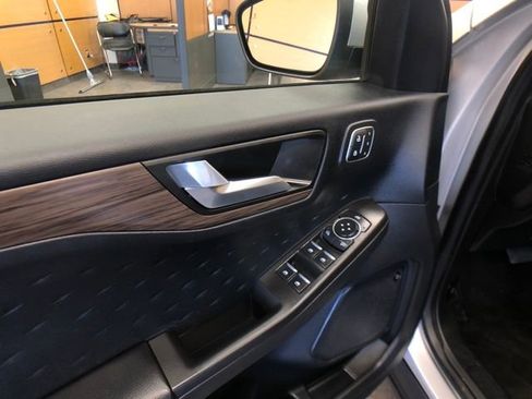 Certified 2020 Ford Escape Titanium image 12