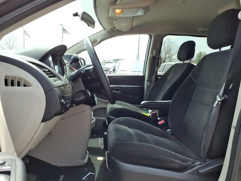 Used 2016 Dodge Grand Caravan SE w/ Quick Order Package 29E SE FWD image 16