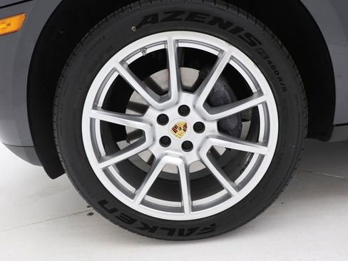 Used 2018 Porsche Macan image 35