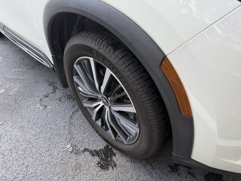 Used 2023 INFINITI QX60 Sensory AWD/4WD image 11