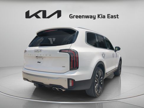 Certified 2024 Kia Telluride SX Prestige w/ Towing Package AWD/4WD image 5