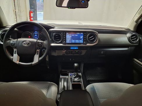 Used 2022 Toyota Tacoma SR5 image 11