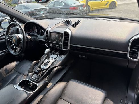 Used 2016 Porsche Cayenne S AWD/4WD image 18