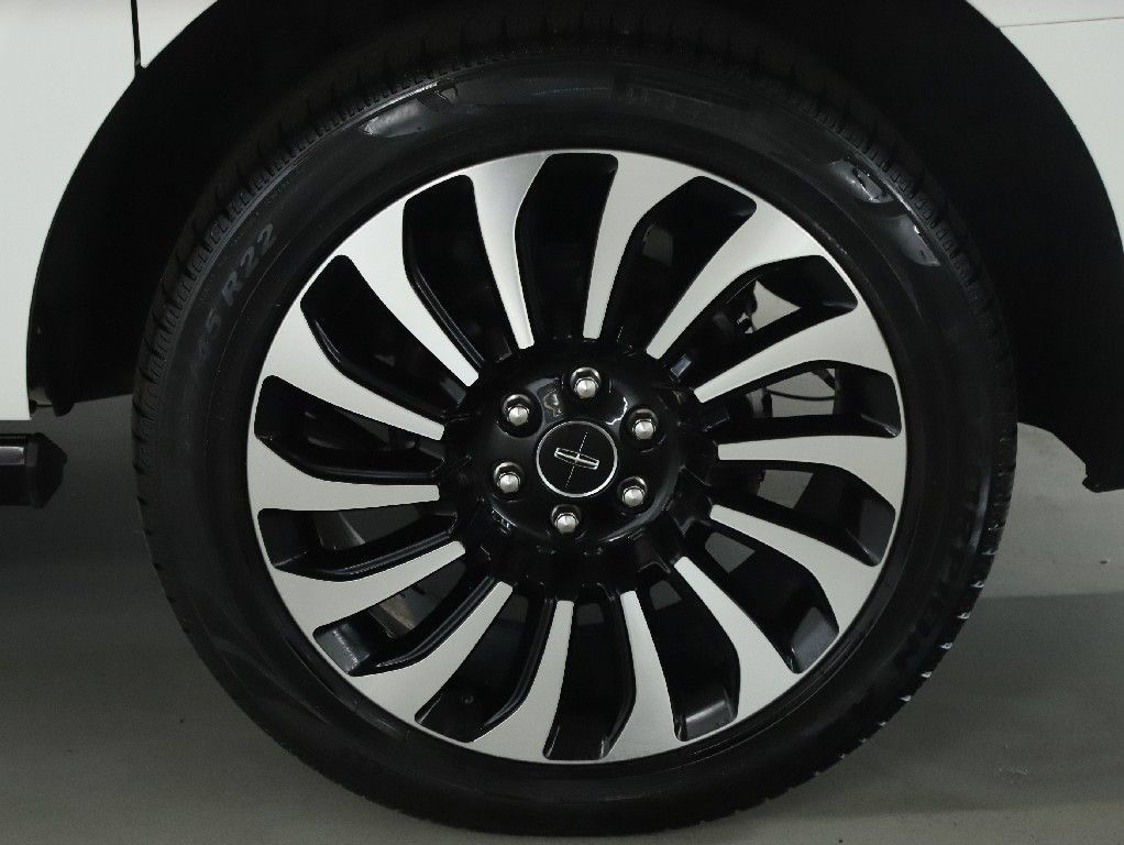 Used 2022 Lincoln Navigator L Black Label AWD/4WD image 46