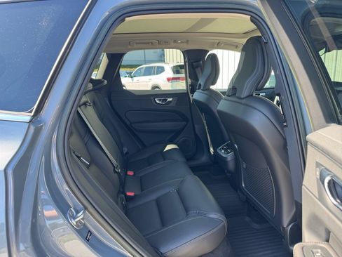Used 2023 Volvo XC60 B5 Ultimate w/ Climate Package FWD image 29