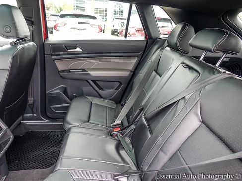 Used 2022 Volkswagen Atlas Cross Sport SE FWD image 14