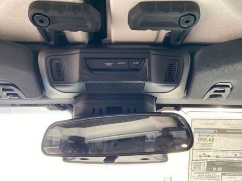 New 2026 Jeep Gladiator Willys AWD/4WD image 17