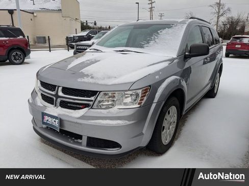 Used 2017 Dodge Journey SE image 1