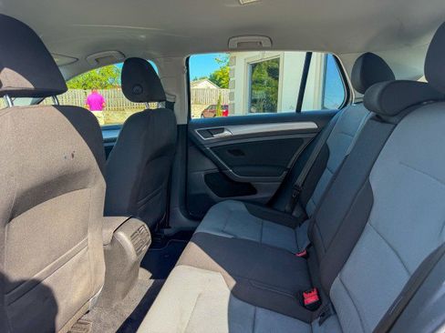 Used 2016 Volkswagen e-Golf SE FWD image 6