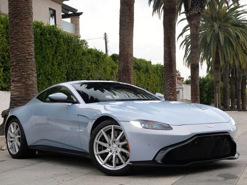 Used 2020 Aston Martin V8 Vantage Coupe RWD image 1