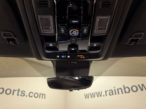 Used 2026 Chevrolet Suburban High Country image 21