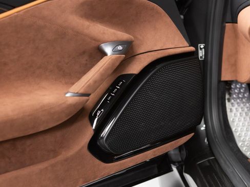 Certified 2024 Ferrari Roma image 38