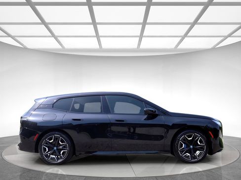 Used 2022 BMW iX xDrive50 w/ Premium Package AWD/4WD image 4