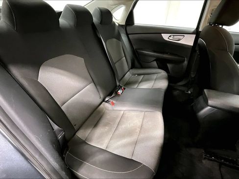 Used 2024 Kia Forte LXS FWD image 31