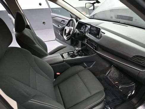 Used 2024 Nissan Rogue S FWD image 46