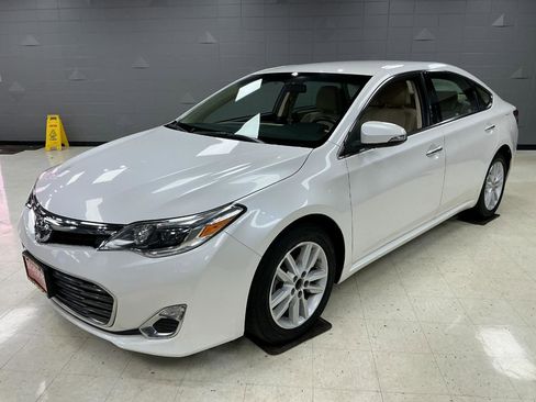 Used 2015 Toyota Avalon XLE image 5