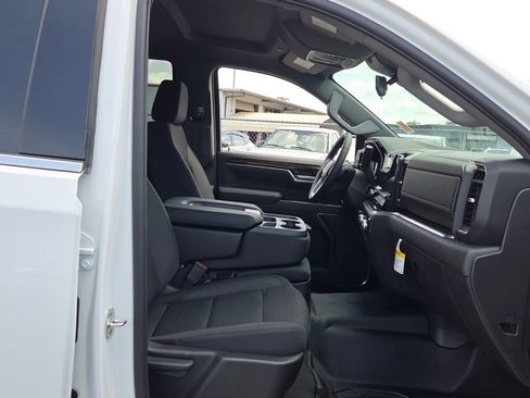 New 2026 GMC Sierra 1500 SLE AWD/4WD image 13