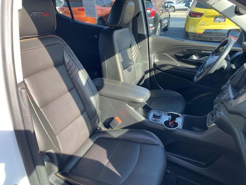 Used 2023 GMC Terrain AT4 AWD/4WD image 28