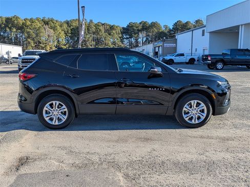 Used 2022 Chevrolet Blazer LT image 2