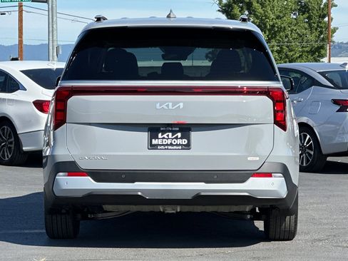 New 2026 Kia Carnival EX FWD image 5