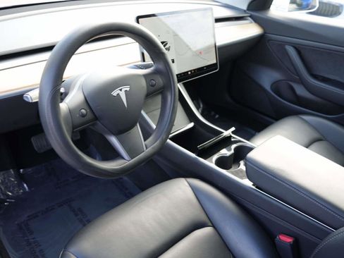 Used 2020 Tesla Model 3 Standard Range RWD RWD image 12