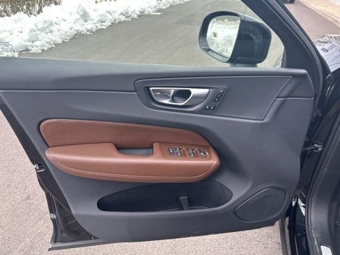 Certified 2025 Volvo XC60 B5 Plus image 10