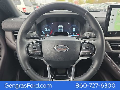 Certified 2025 Ford Explorer Platinum w/ LUX Leather Package AWD/4WD image 24