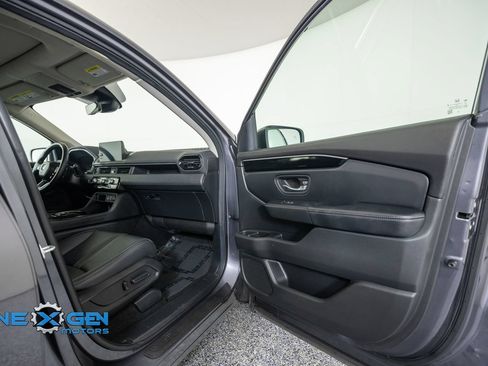 Used 2025 Honda Pilot Touring image 39