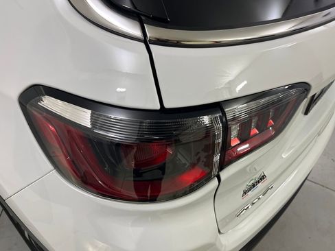 Used 2025 Jeep Compass Limited image 43