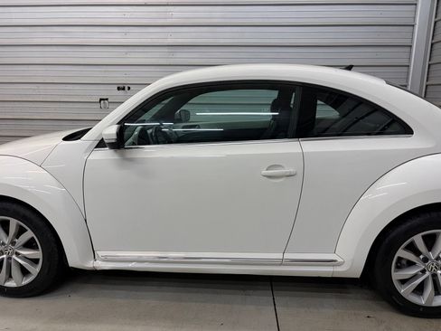 Used 2013 Volkswagen Beetle TDI FWD image 9