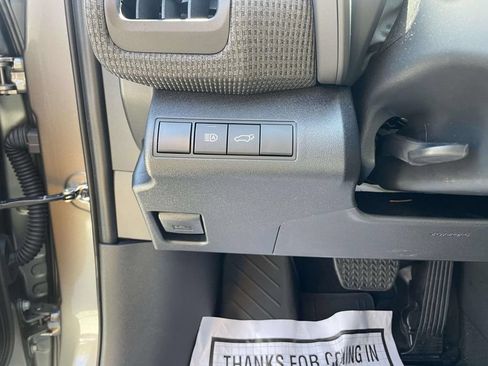 Used 2025 Toyota bZ4X FWD image 10