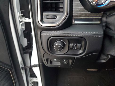 Certified 2020 RAM 1500 Limited w/ Body Color Bumper Group image 29