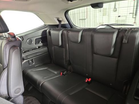 Used 2023 Subaru Ascent Touring AWD/4WD image 16