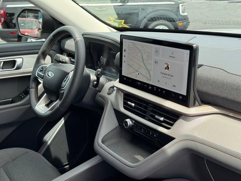 New 2025 Ford Explorer Active image 24