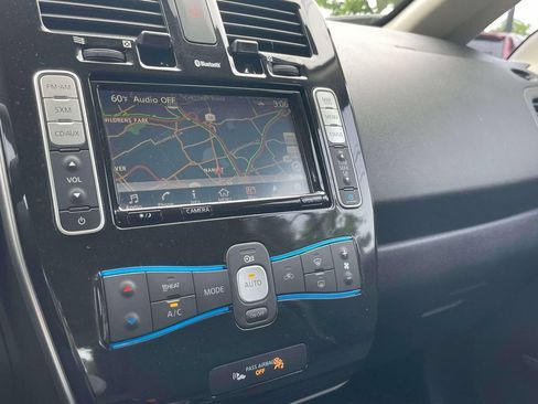 Used 2016 Nissan Leaf SV w/ Premium Package FWD image 26