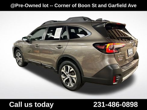 Used 2022 Subaru Outback Limited w/ Popular Package #2 AWD/4WD image 3