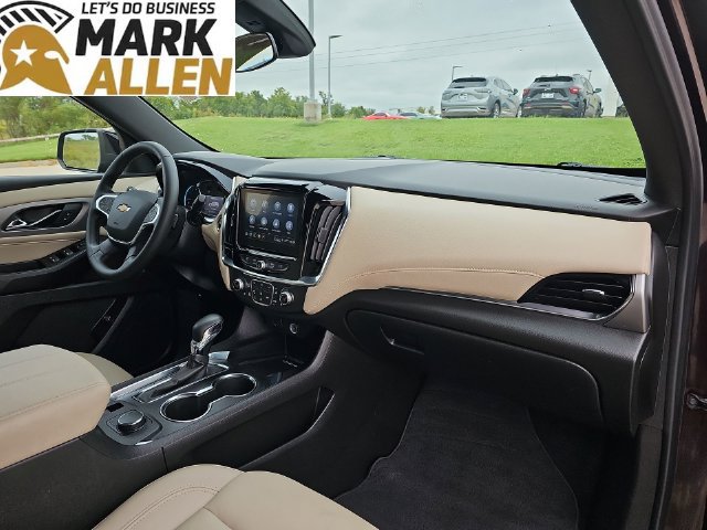 Used 2023 Chevrolet Traverse LT FWD image 28