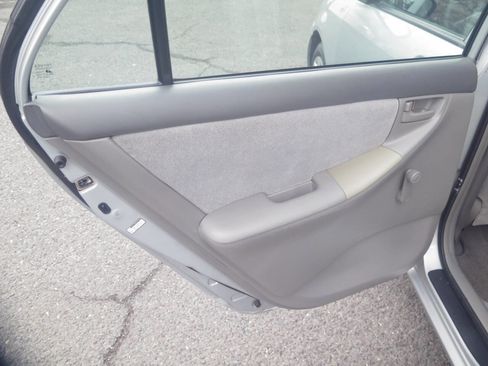 Used 2006 Toyota Corolla CE image 18