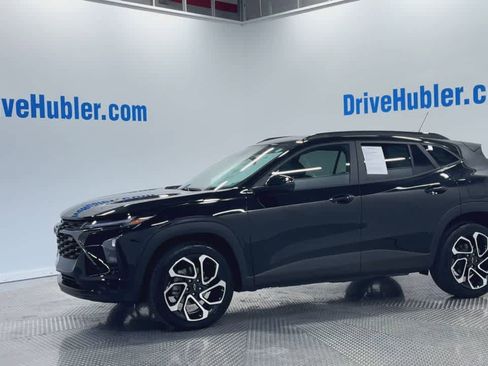 Used 2025 Chevrolet Trax RS w/ Sunroof Package image 8