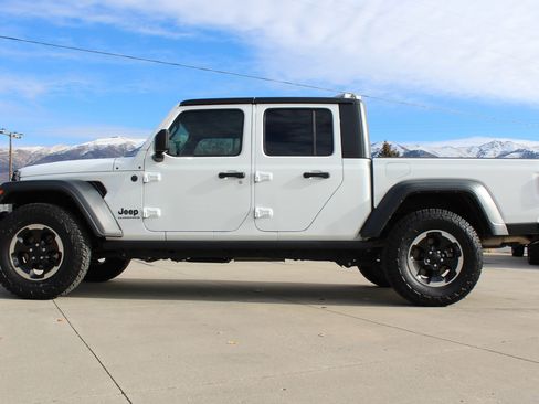 Used 2023 Jeep Gladiator Sport image 35