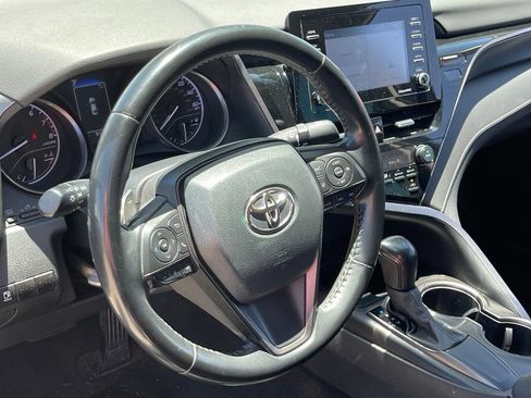 Used 2021 Toyota Camry SE FWD image 9