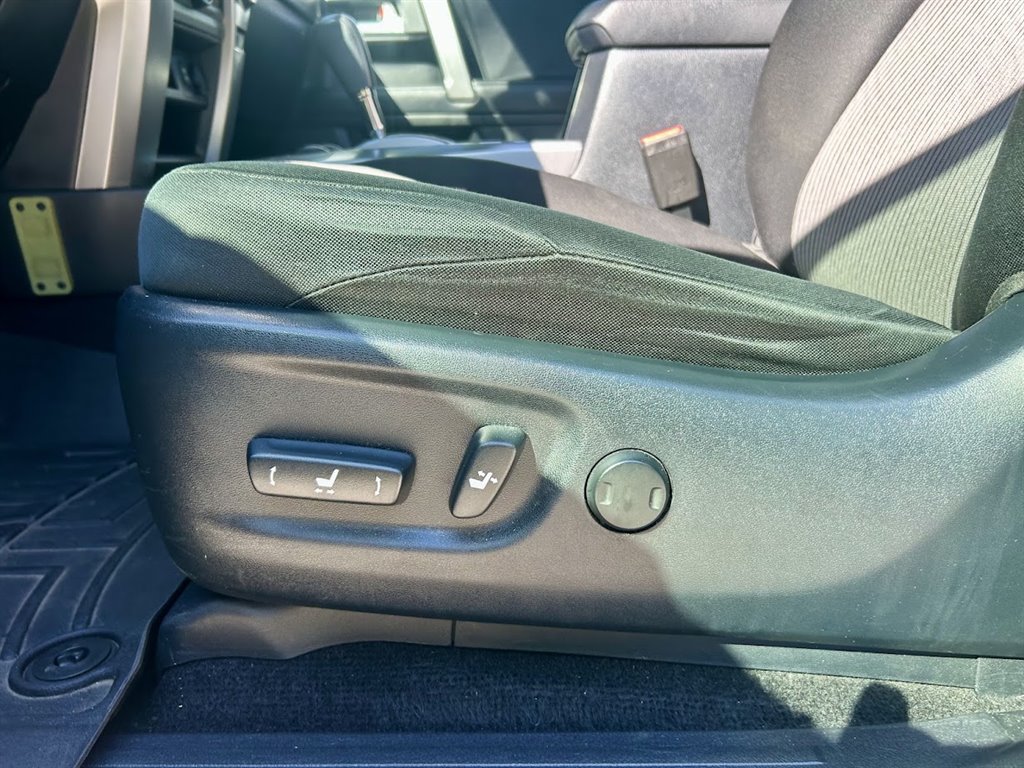 Used 2017 Toyota 4Runner SR5 RWD image 9