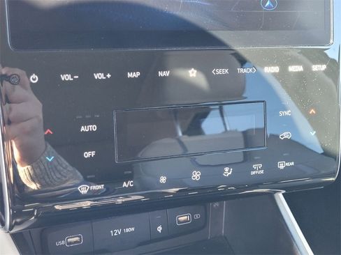 Used 2024 Hyundai Tucson Limited image 19